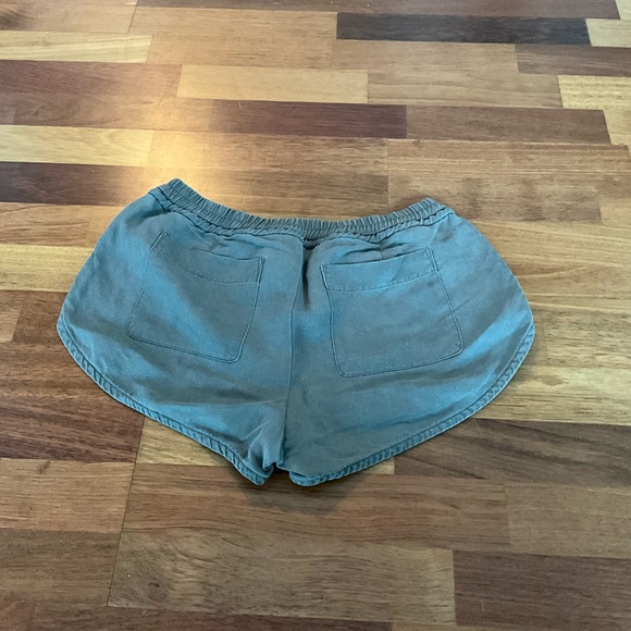 Aritzia Community shorts lux linen - Picture 2 of 5